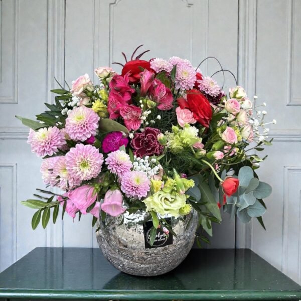 Cracked Glass flower arrangement in Thurrock and surrounding areas